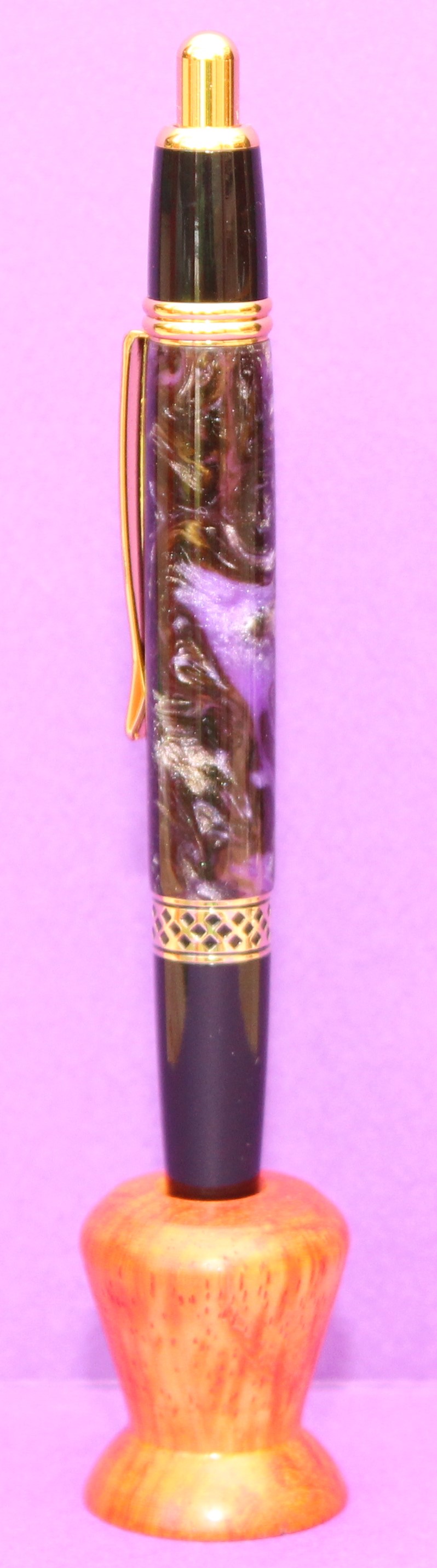 Mesa in Black and Violet