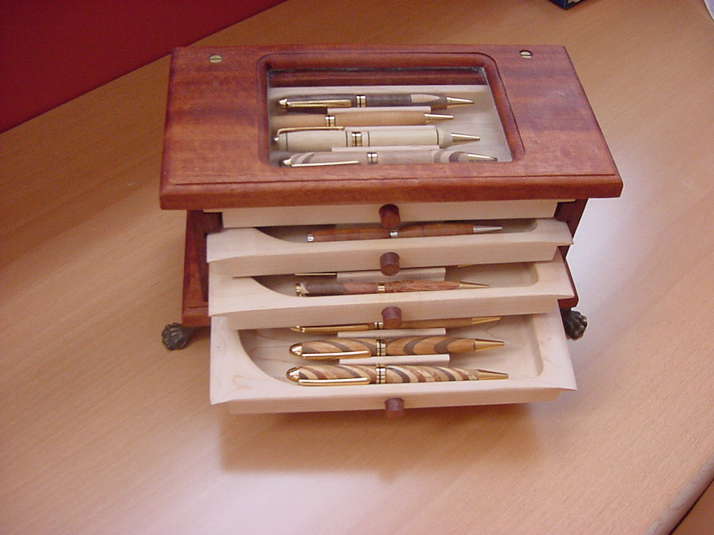 Mini pen chest