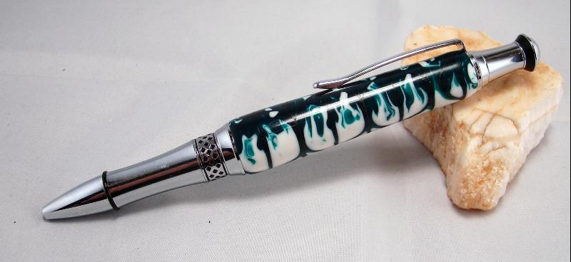 Mint Julep Phoenix Pen