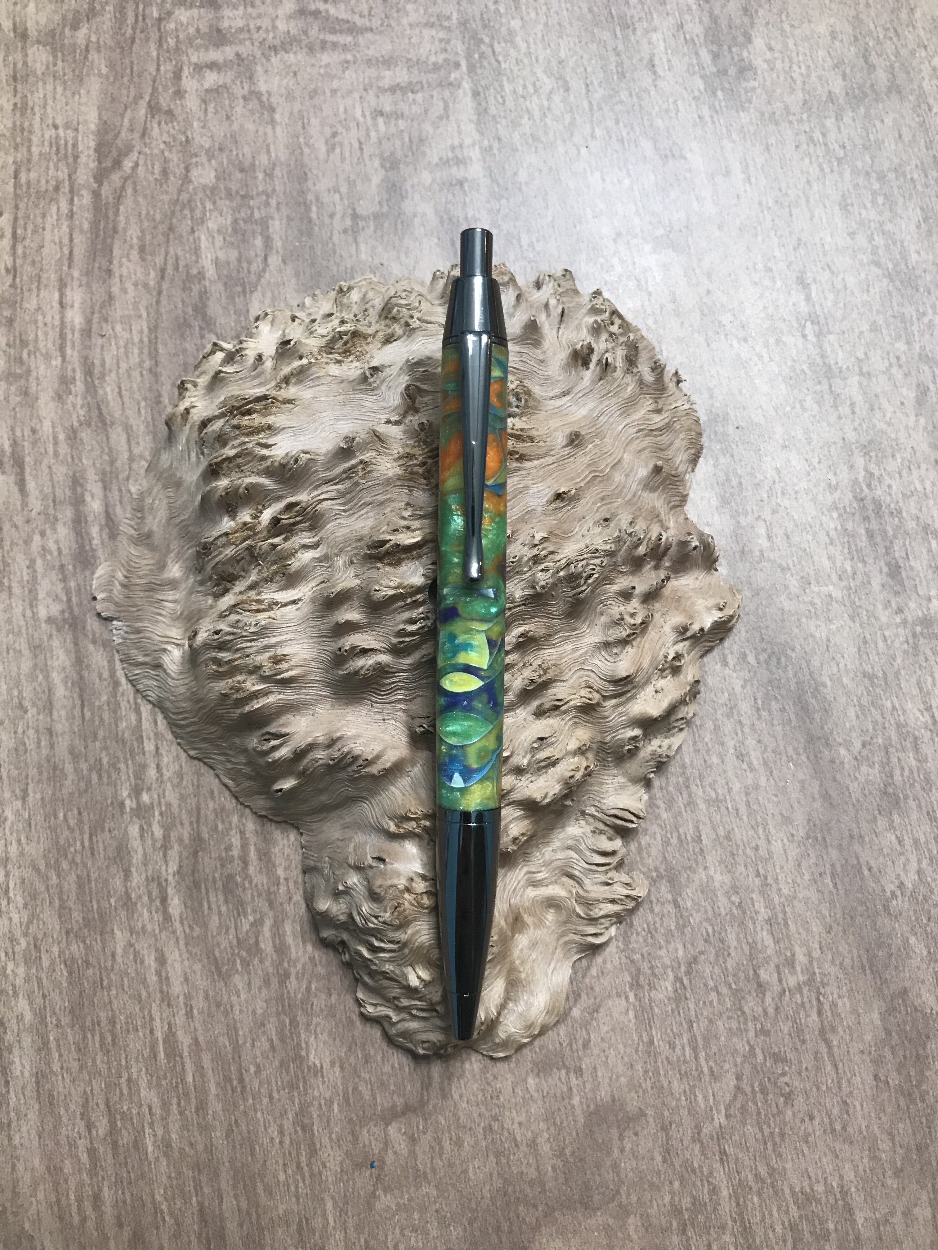 Multi-color Resin and Honeycomb on a Gun Metal Devin Click Pen