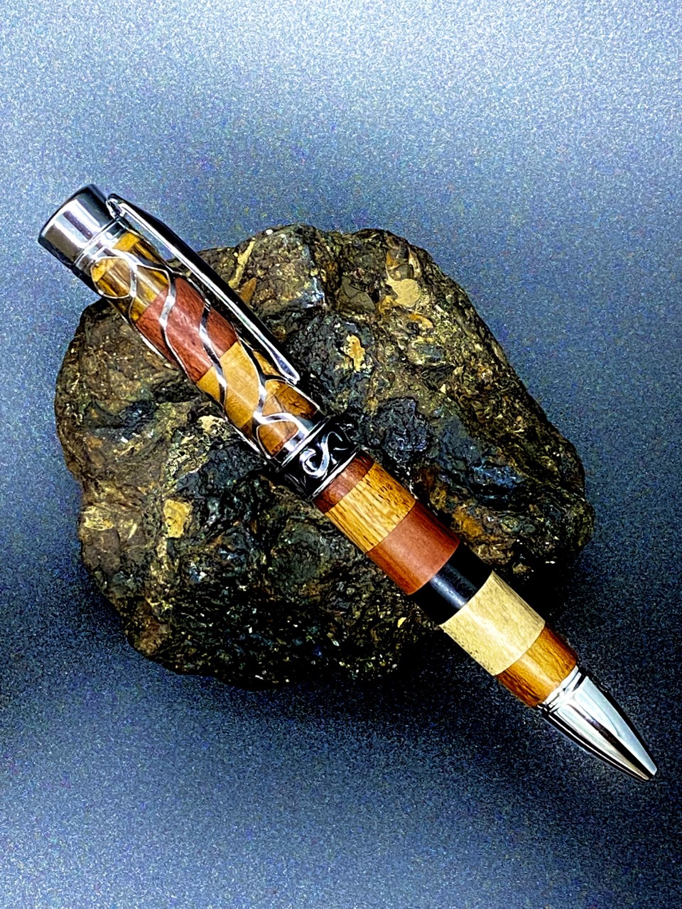 Multi_Wood_Segmented_Pen.jpg