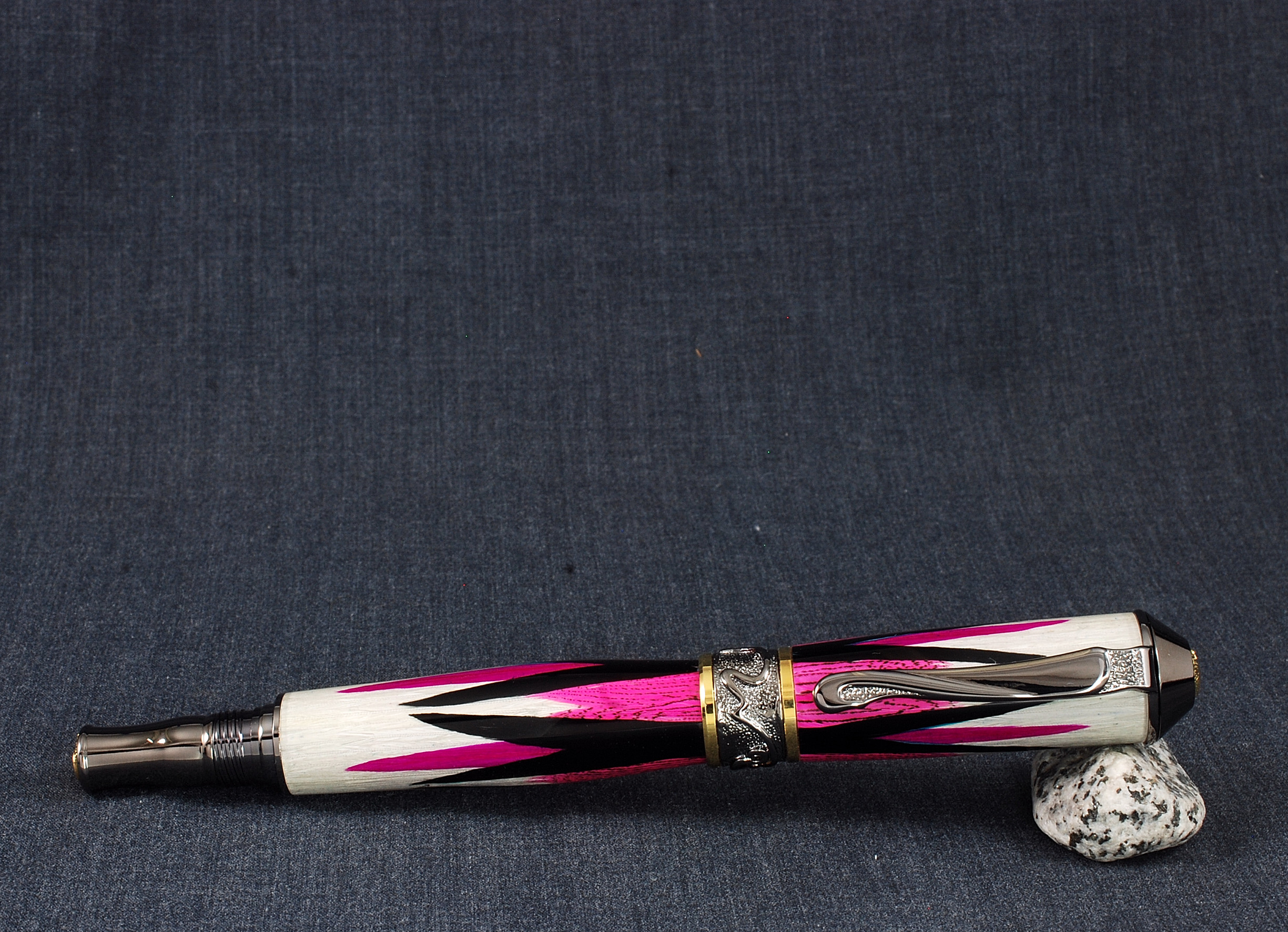 Nouveau Sceptre - Pink Black White  I