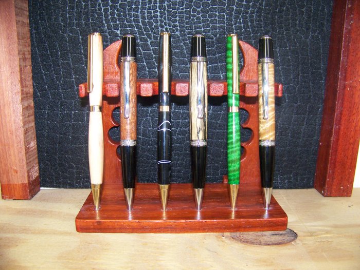 padauk pen stand