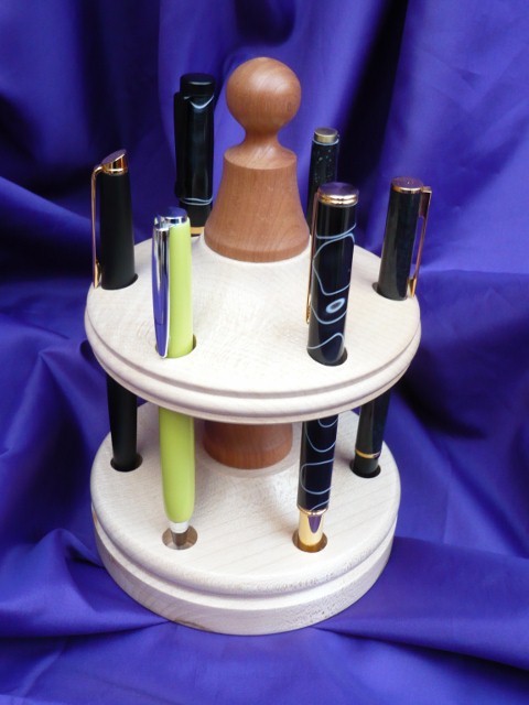 Pen stand