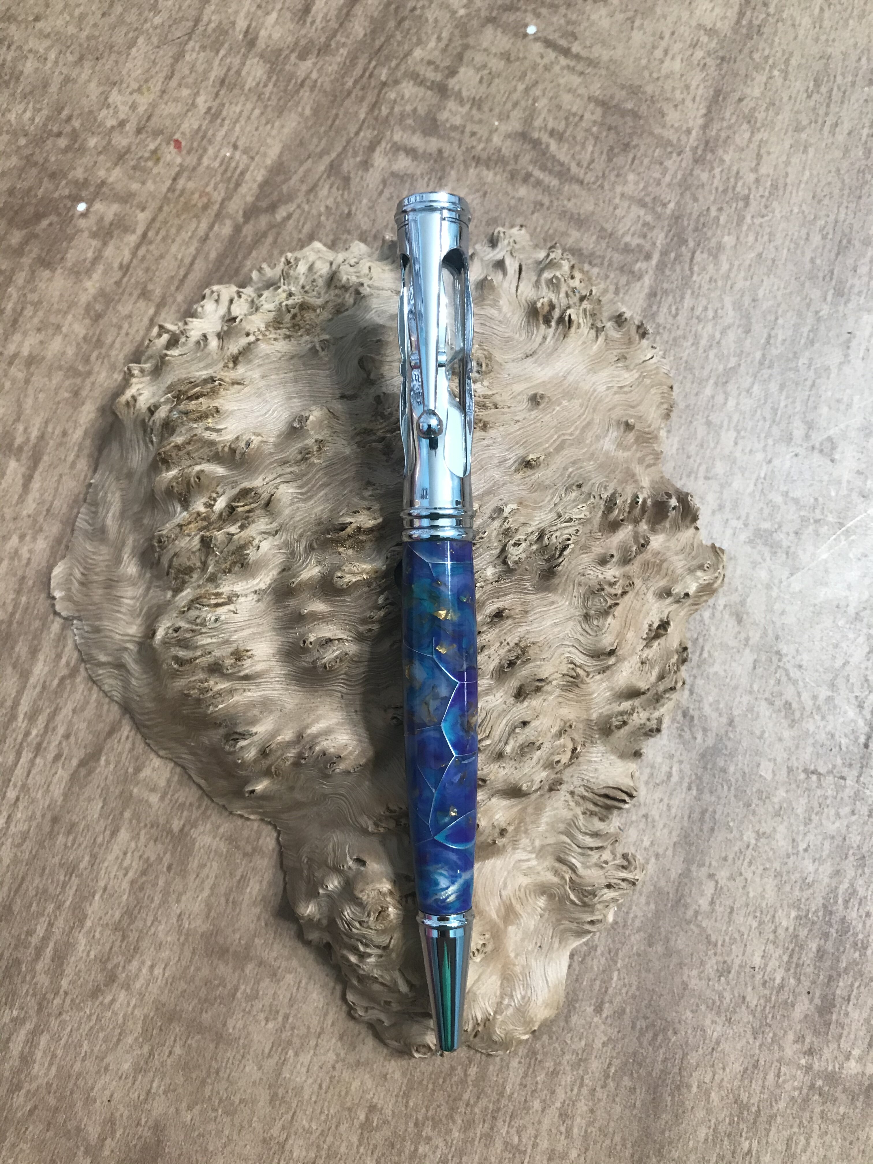 Resin with Aluminum Honeycomb on a Chrome Hour Glass Pen