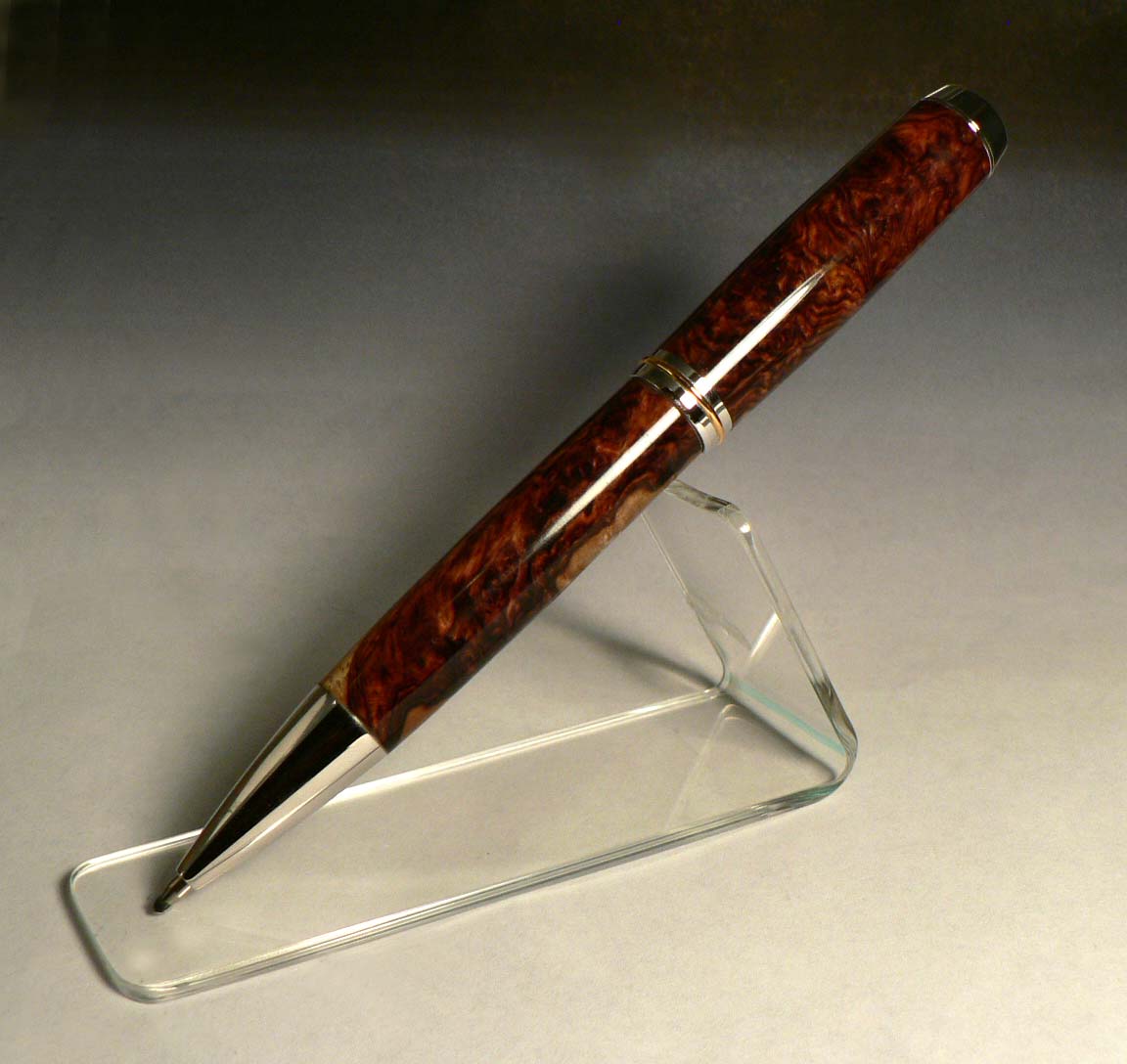 Rho Jr Gent twist pen w/ 2-tone Honduran Rosewood burl