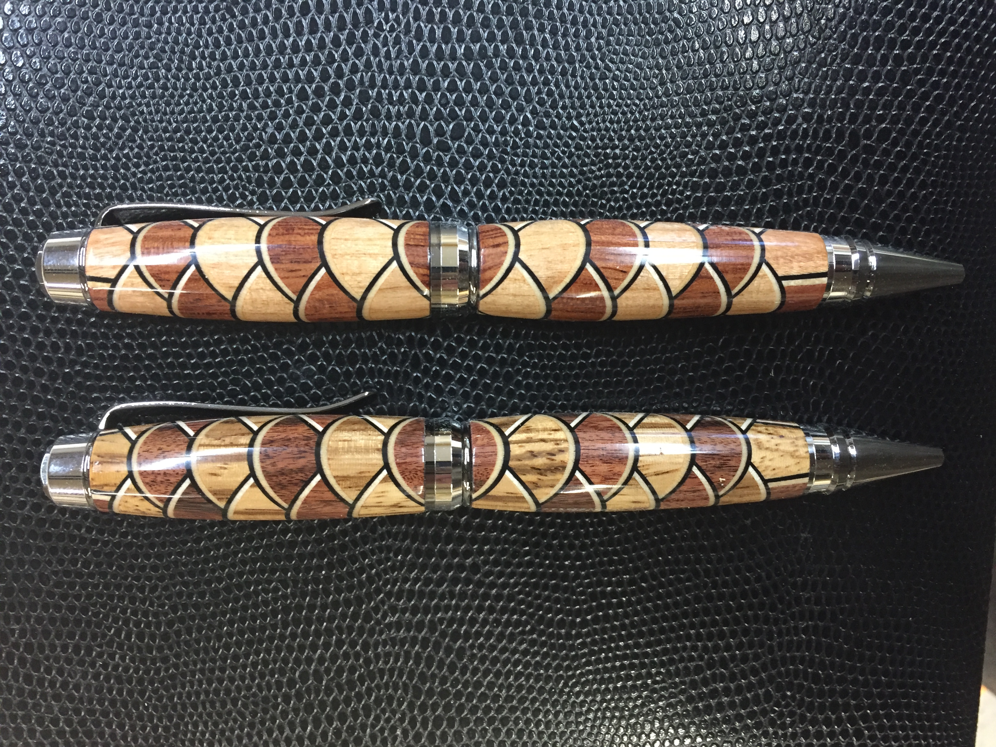 Scalloped pens