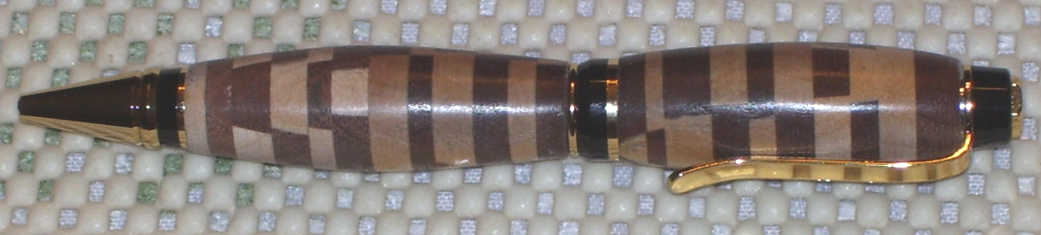 Segmented Cigar Pen