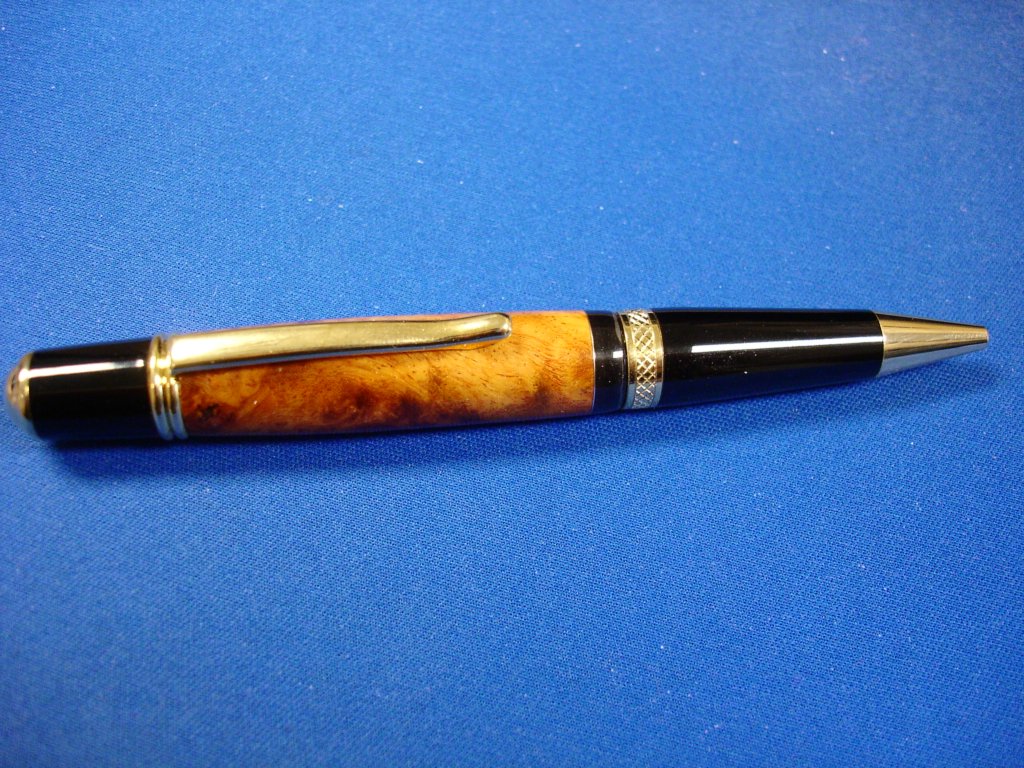 Sierra Pen.  Gold plating.  Ambonya Burl with Alu and Ebony accent