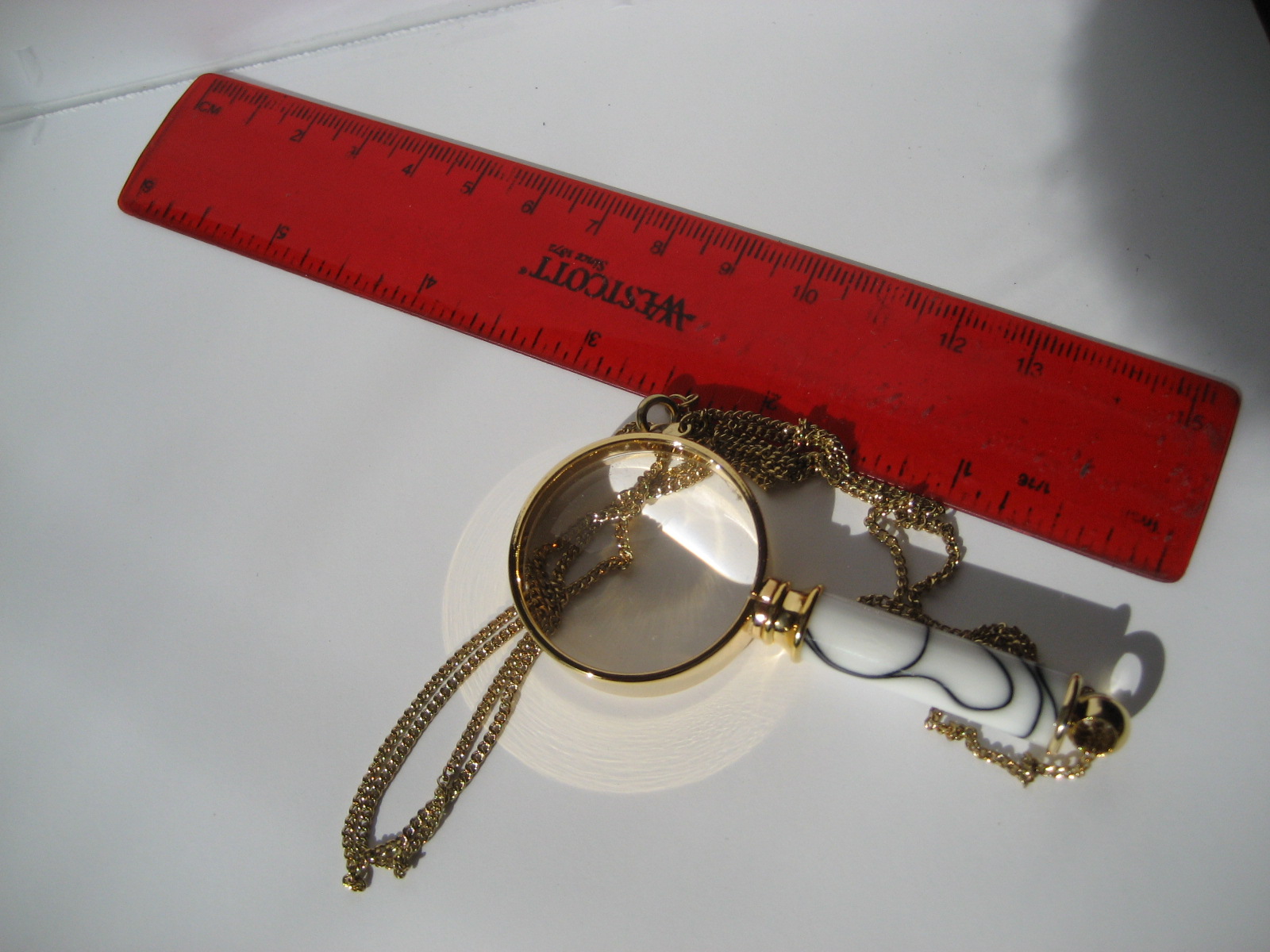 Small magnifier