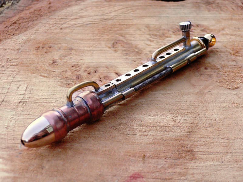 Steampunk Twist Necklace pen