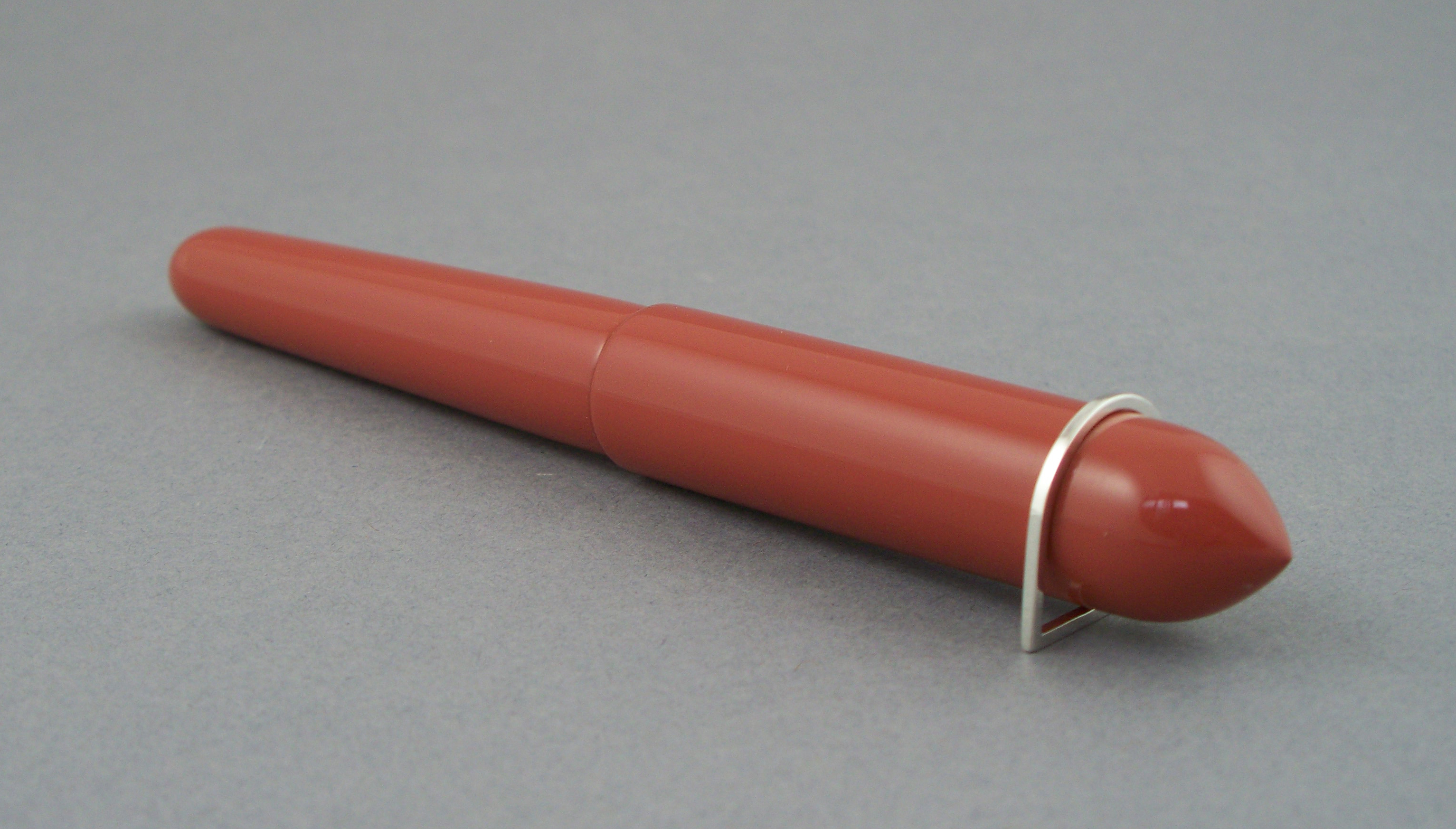 Streamline model pen with silver rollstopper