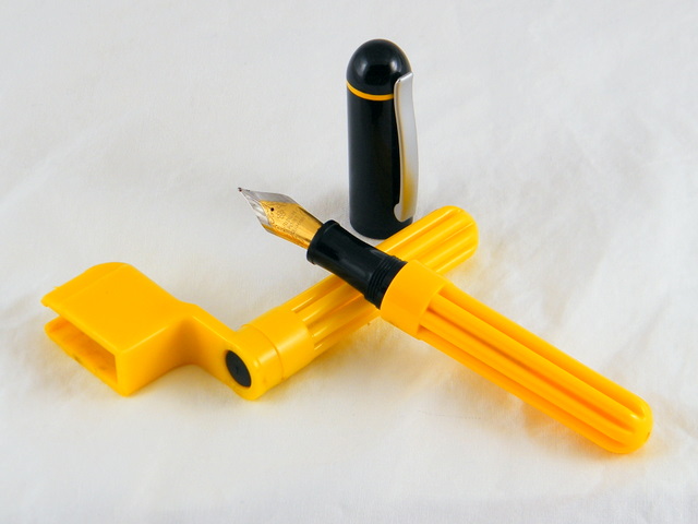 String-winder pen