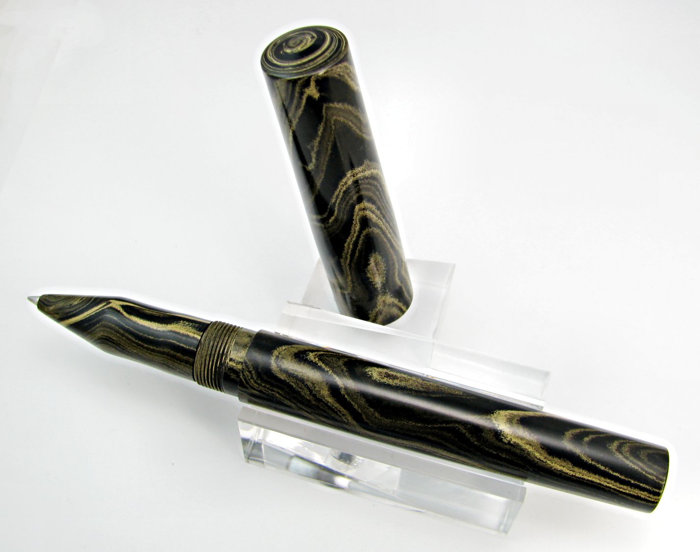 Tan Marbled Ebonite Kitless - open - Lg