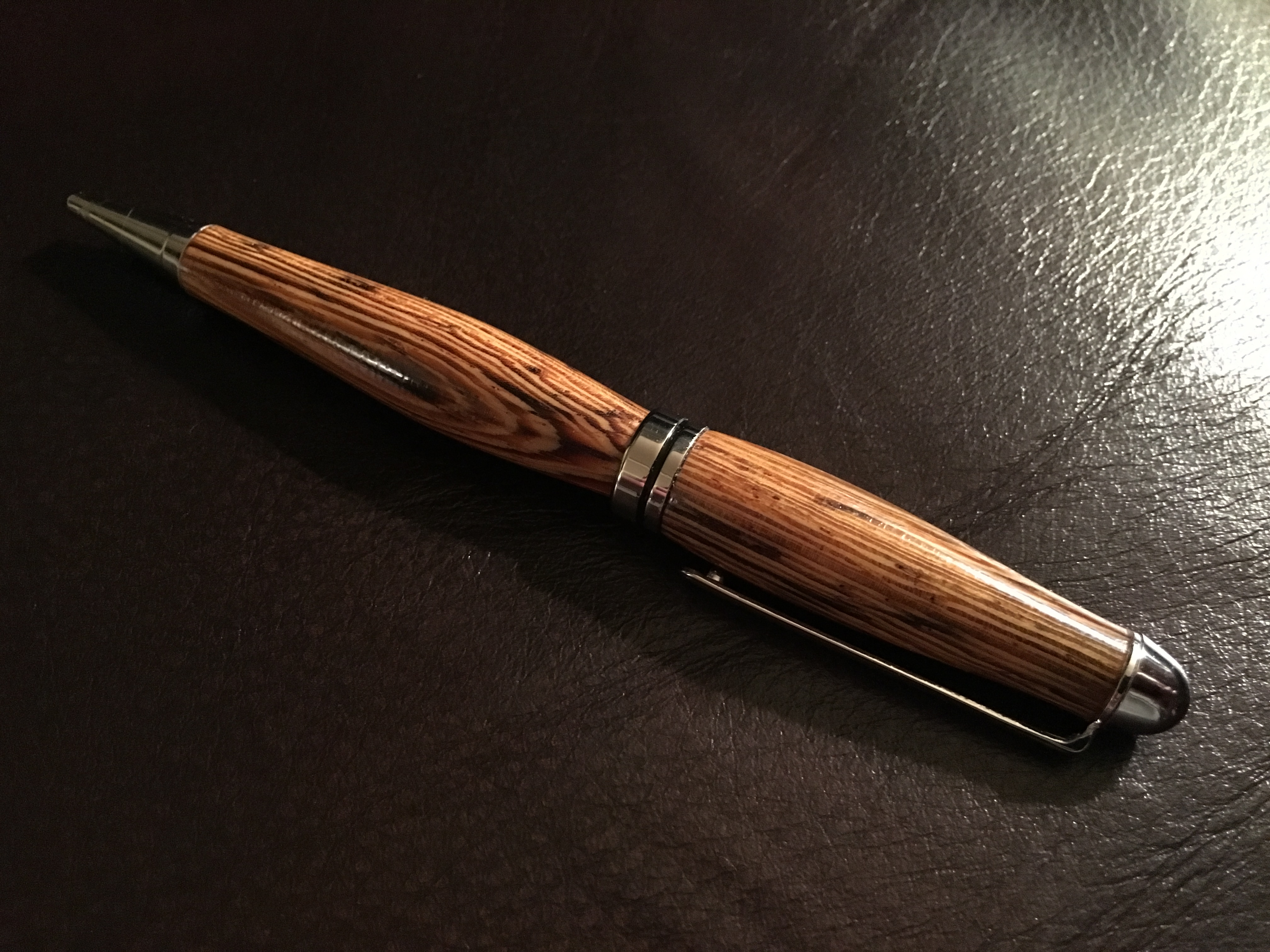 Wenge wood, Summit pen