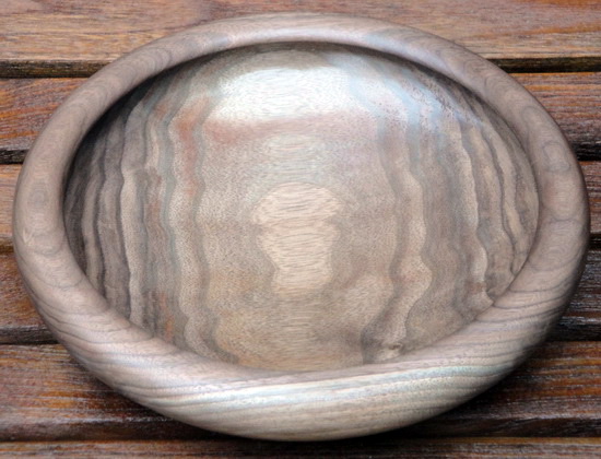 1_Wallnut_bowl_rolled_edge.jpg