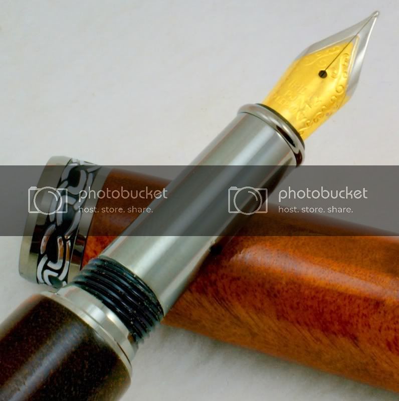 LapoFountainPen001.jpg
