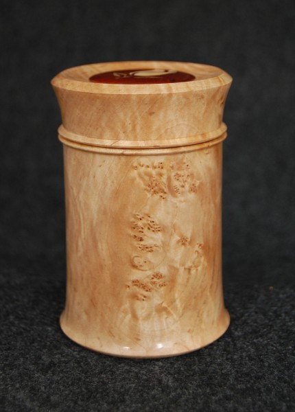 Maple-Bubinga-Inlay-box-a-sm.jpg